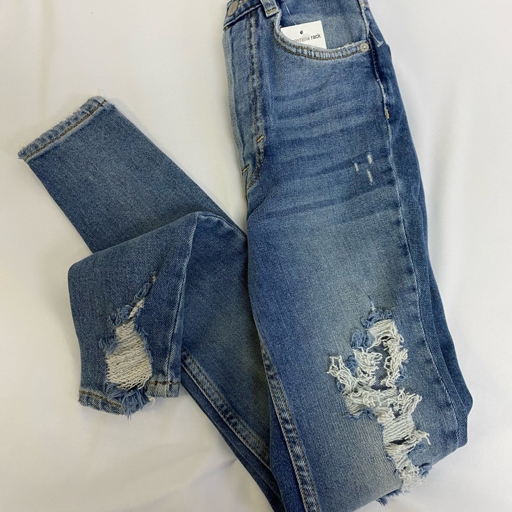 Free People NWT We The Free Women 24 Light Wash Blue Skinny Leg Jeans Distressed